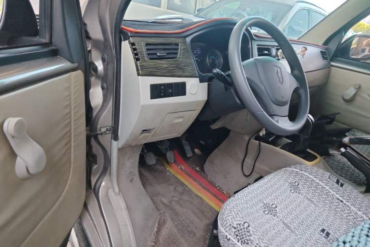 Used Jinbei New Hiace X30L 2021 1.5L Business Central Air-Conditioned Coach China VI Standard SWC15M Driver Seat