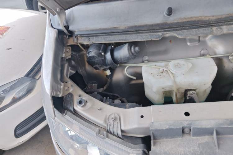 Used Jinbei New Hiace X30L 2021 1.5L Business Central Air-Conditioned Coach China VI Standard SWC15M Engine Bay Right