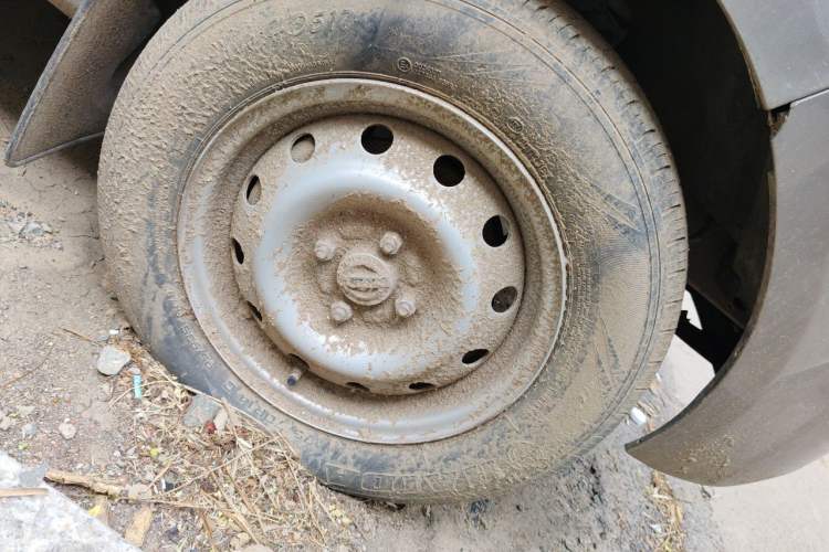 Used Jinbei New Hiace X30L 2021 1.5L Wealth Edition Bus Non-Air-Conditioned China VI Standard SWC15M Right Front Wheel Hub