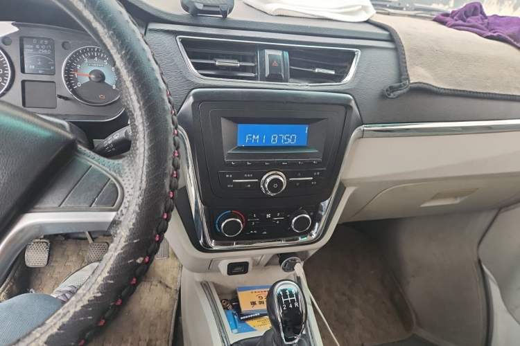 Used Jinbei New Hiace X30L 2021 1.5L Wealth Edition Bus Non-Air-Conditioned China VI Standard SWC15M Audio And AC Panel