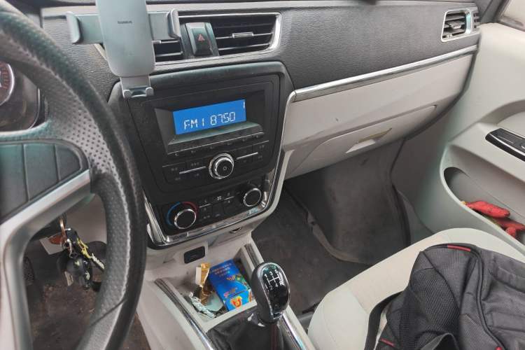 Used Jinbei New Hiace X30L 2021 1.5L Wealth Van Non-Air-Conditioned Version China VI Standard SWC15M Audio And AC Panel