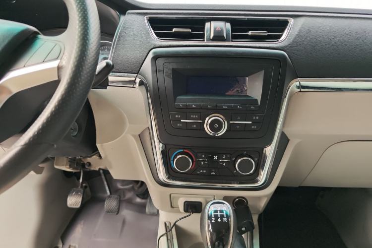 Used Jinbei New Hiace X30L 2021 1.5L Wealth Van Non-Air-Conditioned Version China VI Standard SWC15M Audio And AC Panel
