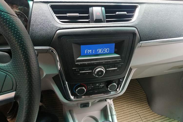 Used Jinbei New Hiace X30L 2021 1.5L Wealth Central Air Conditioning Version Coach China VI Standard SWC15M Audio And AC Panel