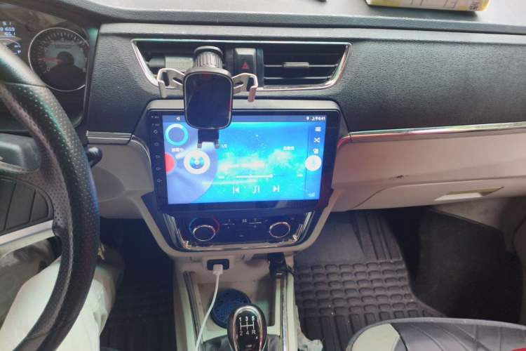 Used Jinbei New Hiace X30L 2021 1.5L Wealth Edition Bus Non-Air-Conditioned China VI Standard SWC15M Audio And AC Panel