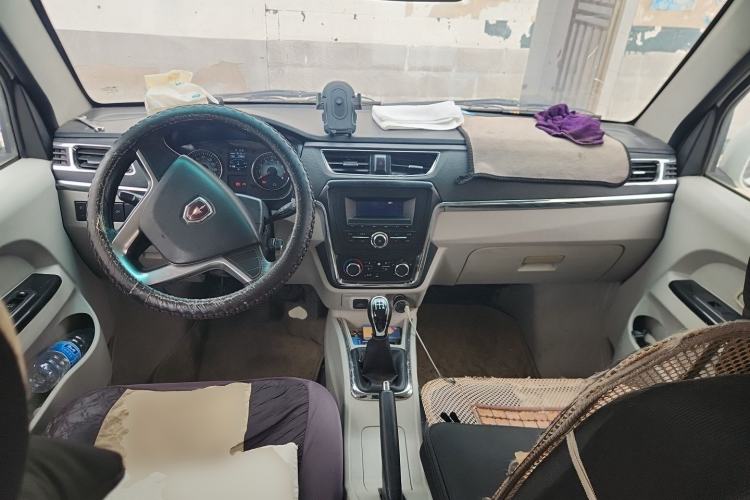 Used Jinbei New Hiace X30L 2021 1.5L Wealth Edition Bus Non-Air-Conditioned China VI Standard SWC15M Center Console