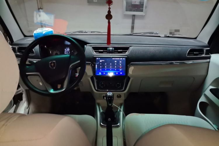 Used Jinbei New Hiace X30L 2021 1.5L Wealth Van Non-Air-Conditioned Version China VI Standard SWC15M Center Console