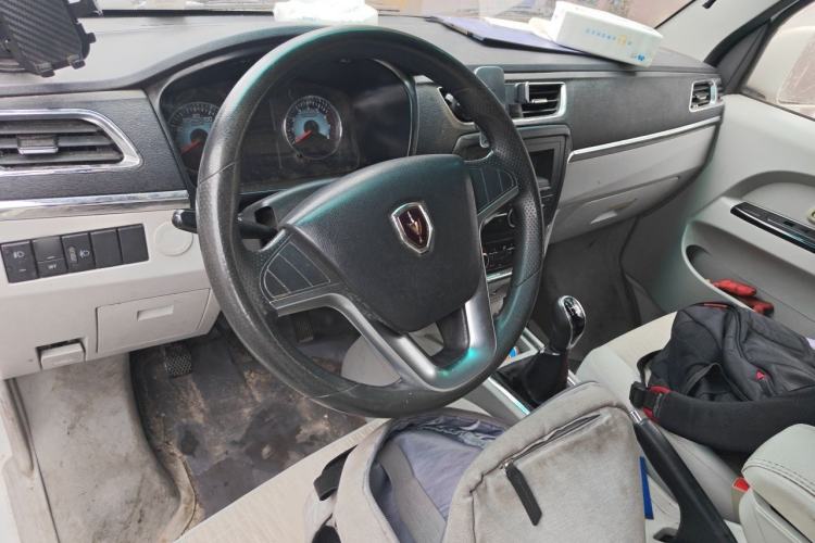 Used Jinbei New Hiace X30L 2021 1.5L Wealth Van Non-Air-Conditioned Version China VI Standard SWC15M Center Console