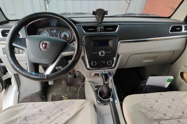 Used Jinbei New Hiace X30L 2021 1.5L Wealth Edition Bus Non-Air-Conditioned China VI Standard SWC15M Center Console