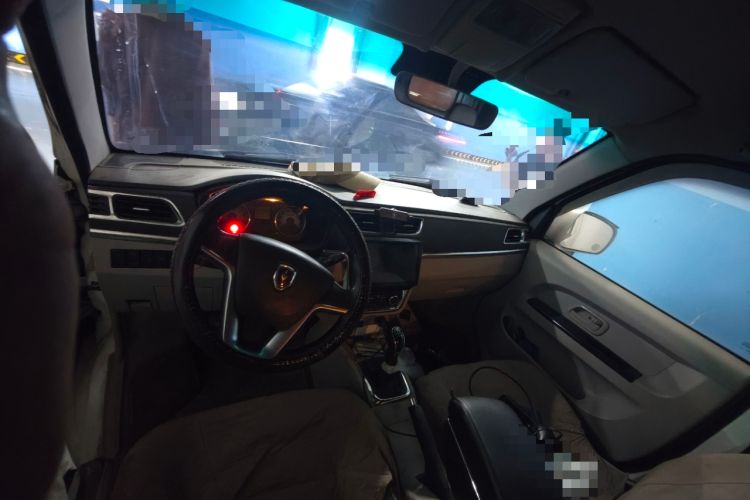 Used Jinbei New Hiace X30L 2021 1.5L Business Van Non-Air-Conditioned Version China VI Standard SWC15M Center Console