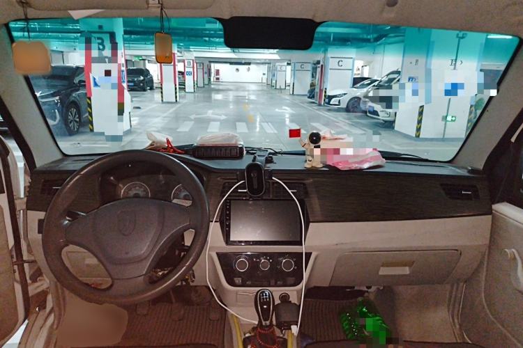 Used Jinbei New Hiace X30L 2021 1.5L Wealth Central Air Conditioning Edition Van China VI Standard SWC15M Center Console