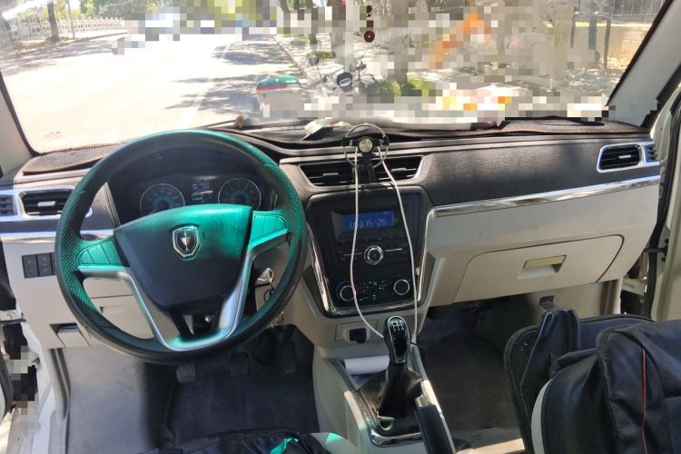 Used Jinbei New Hiace X30L 2021 1.5L Wealth Van Non-Air-Conditioned Version China VI Standard SWC15M Center Console