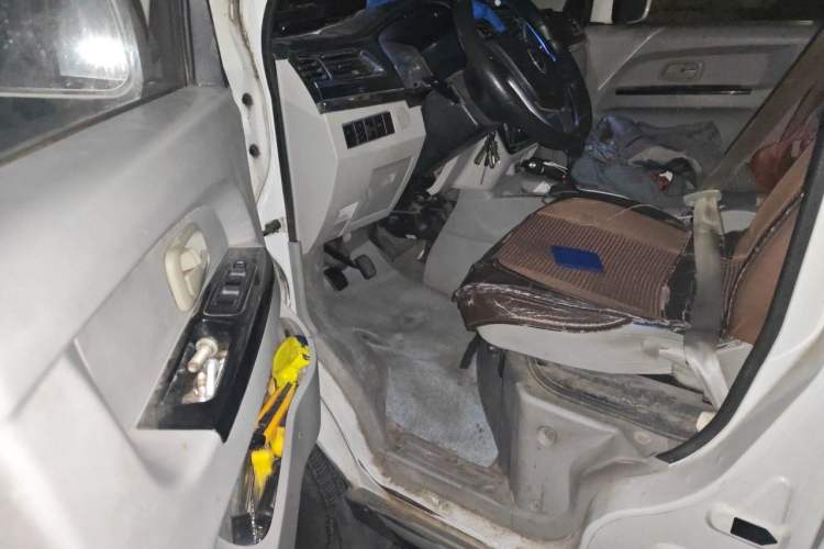 Used Jinbei New Hiace X30L 2021 1.5L Wealth Edition Bus Non-Air-Conditioned China VI Standard SWC15M Driver Seat