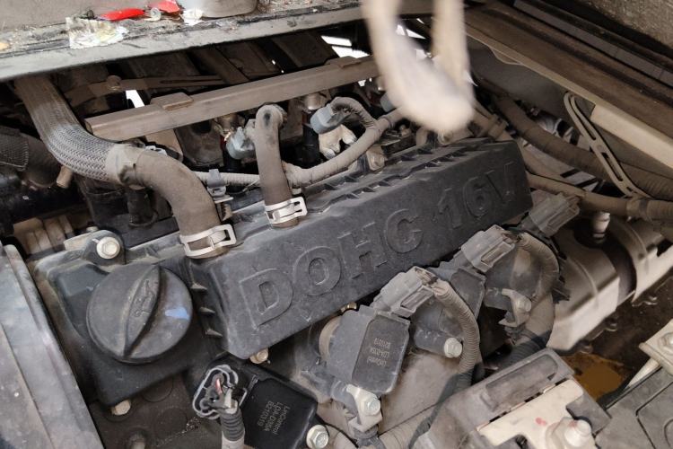 Used Jinbei New Hiace X30L 2021 1.5L Business Central Air-Conditioned Coach China VI Standard SWC15M Engine Bay