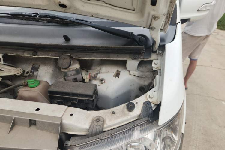 Used Jinbei New Hiace X30L 2021 1.5L Wealth Edition Bus Non-Air-Conditioned China VI Standard SWC15M Engine Bay Left