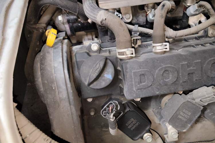 Used Jinbei New Hiace X30L 2021 1.5L Business Central Air-Conditioned Coach China VI Standard SWC15M Engine Bay Right