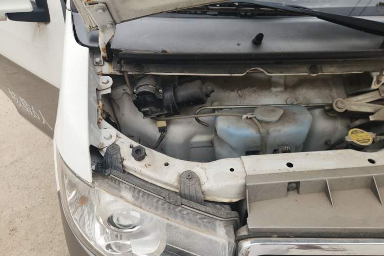 Used Jinbei New Hiace X30L 2021 1.5L Wealth Edition Bus Non-Air-Conditioned China VI Standard SWC15M Engine Bay Right