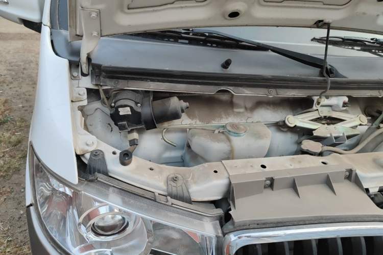 Used Jinbei New Hiace X30L 2021 1.5L Wealth Edition Bus Non-Air-Conditioned China VI Standard SWC15M Engine Bay Right