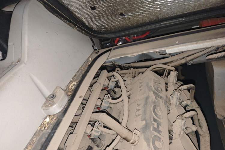 Used Jinbei New Hiace X30L 2021 1.5L Business Van Non-Air-Conditioned Version China VI Standard SWC15M Engine Bay Right