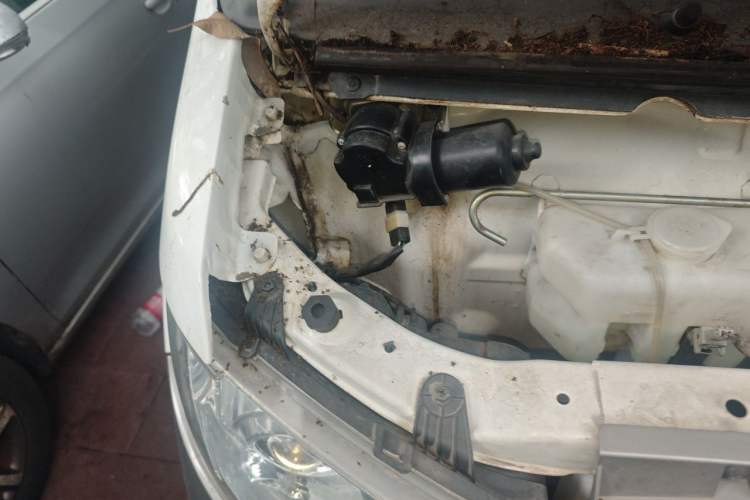 Used Jinbei New Hiace X30L 2021 1.5L Wealth Van Non-Air-Conditioned Version China VI Standard SWC15M Engine Bay Right