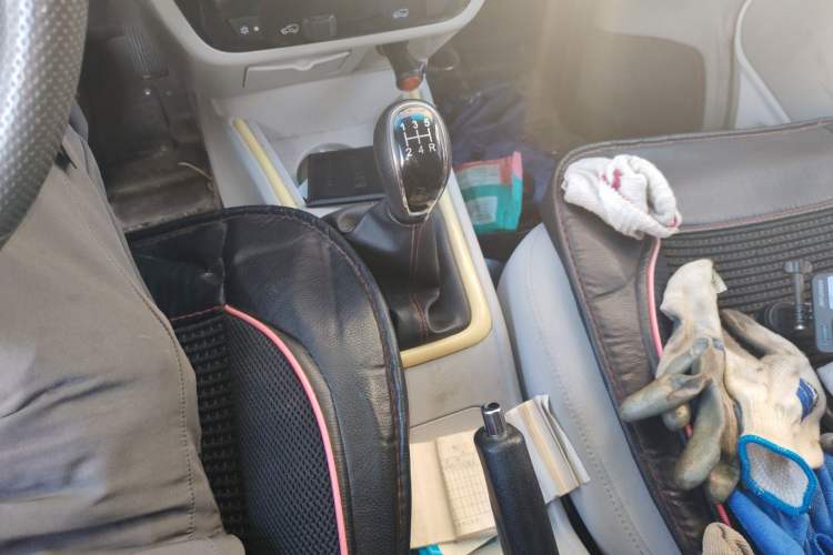 Used Jinbei New Hiace X30L 2021 1.5L Wealth Central Air Conditioning Edition Van China VI Standard SWC15M Gear Lever