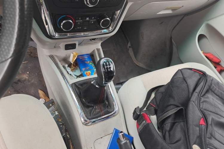 Used Jinbei New Hiace X30L 2021 1.5L Wealth Van Non-Air-Conditioned Version China VI Standard SWC15M Gear Lever