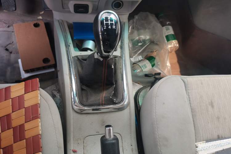 Used Jinbei New Hiace X30L 2021 1.5L Wealth Van Non-Air-Conditioned Version China VI Standard SWC15M Gear Lever