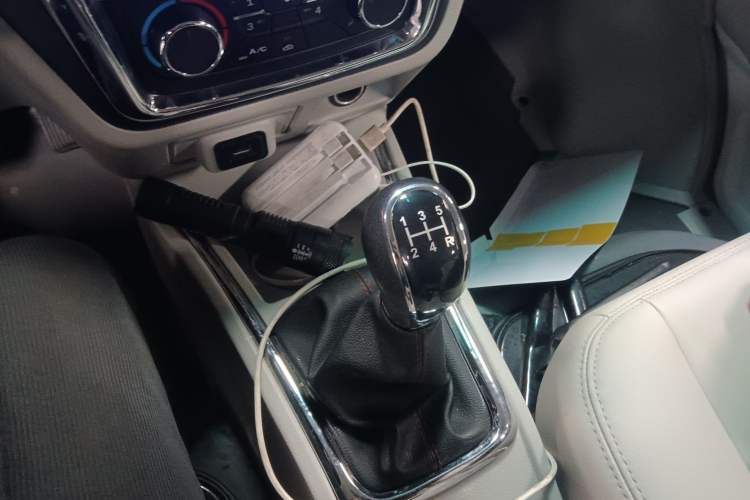 Used Jinbei New Hiace X30L 2021 1.5L Wealth Central Air Conditioning Version Coach China VI Standard SWC15M Gear Lever