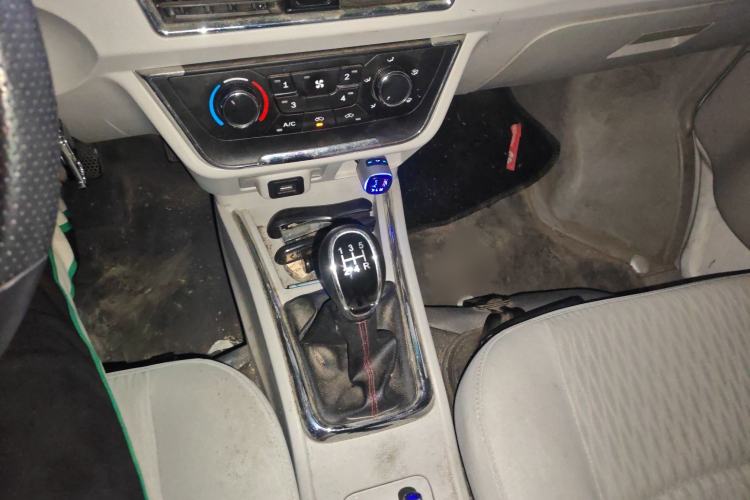 Used Jinbei New Hiace X30L 2021 1.5L Business-Grade Bus Non-Air-Conditioned Version China VI Standard SWC15M Gear Lever