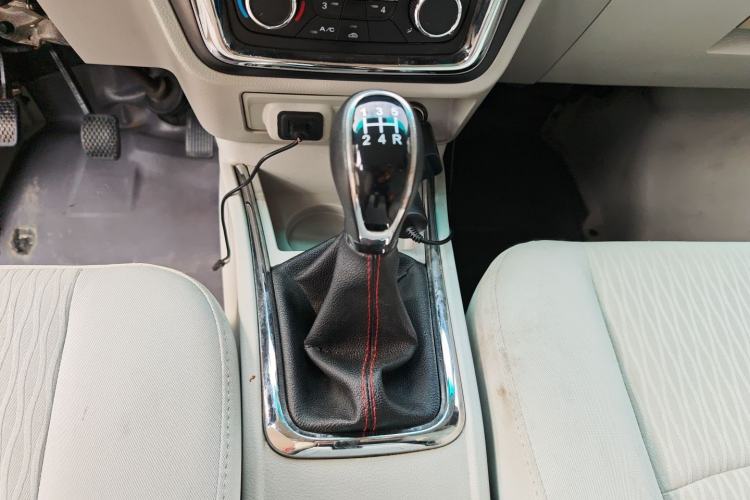 Used Jinbei New Hiace X30L 2021 1.5L Wealth Van Non-Air-Conditioned Version China VI Standard SWC15M Gear Lever