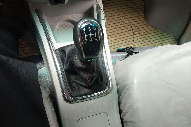 Used Jinbei New Hiace X30L 2021 1.5L Wealth Central Air Conditioning Version Coach China VI Standard SWC15M Gear Lever