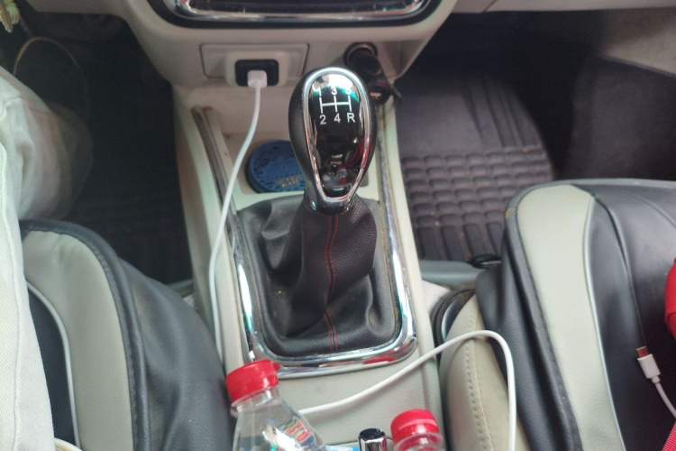 Used Jinbei New Hiace X30L 2021 1.5L Wealth Edition Bus Non-Air-Conditioned China VI Standard SWC15M Gear Lever