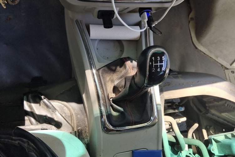 Used Jinbei New Hiace X30L 2021 1.5L Wealth Van Non-Air-Conditioned Version China VI Standard SWC15M Gear Lever