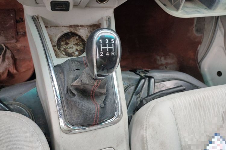 Used Jinbei New Hiace X30L 2021 1.5L Wealth Central Air Conditioning Version Coach China VI Standard SWC15M Gear Lever