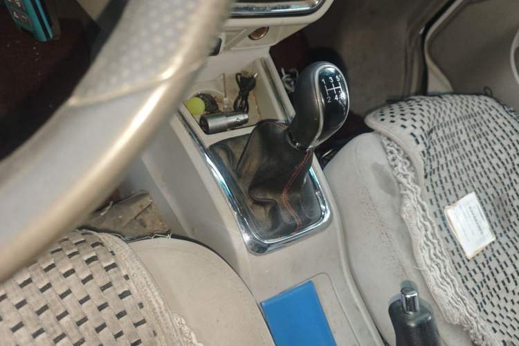 Used Jinbei New Hiace X30L 2021 1.5L Wealth Van Non-Air-Conditioned Version China VI Standard SWC15M Gear Lever