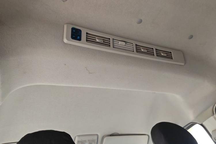 Used Jinbei New Hiace X30L 2021 1.5L Wealth Central Air Conditioning Version Coach China VI Standard SWC15M Headliner