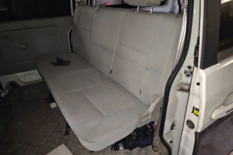 Used Jinbei New Hiace X30L 2021 1.5L Business-Grade Bus Non-Air-Conditioned Version China VI Standard SWC15M Interior 3