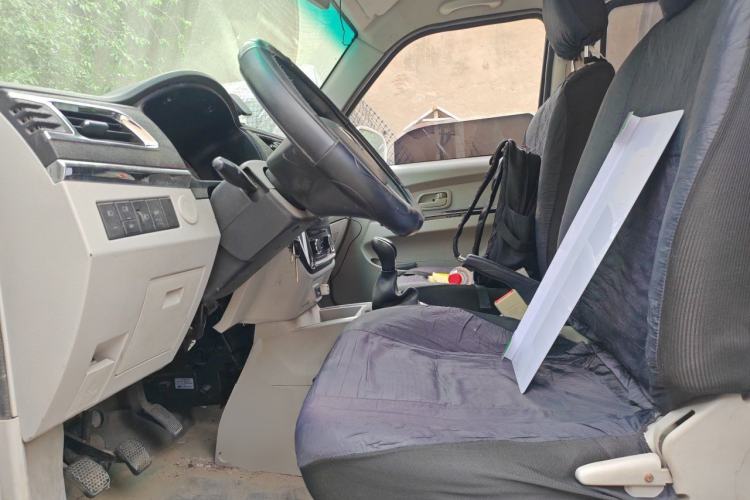 Used Jinbei New Hiace X30L 2021 1.5L Wealth Central Air Conditioning Version Coach China VI Standard SWC15M Left Front Seat