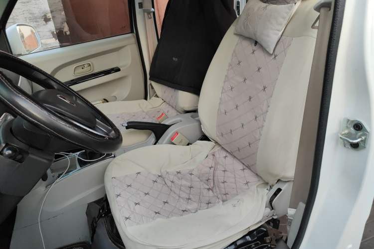 Used Jinbei New Hiace X30L 2021 1.5L Wealth Edition Bus Non-Air-Conditioned China VI Standard SWC15M Left Front Seat