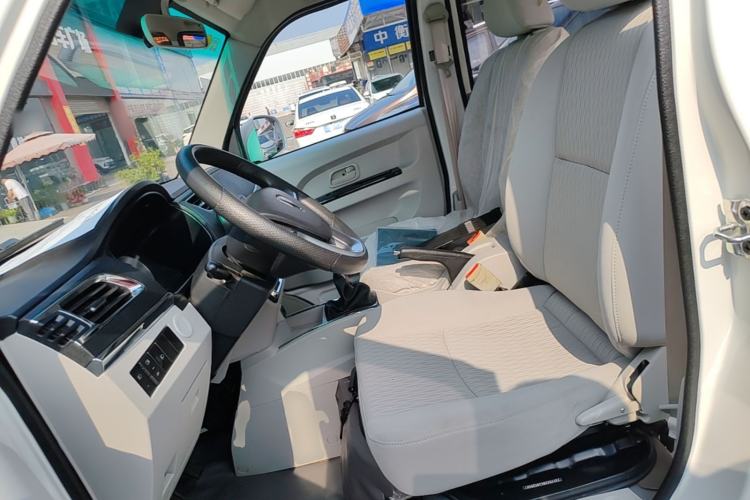Used Jinbei New Hiace X30L 2021 1.5L Wealth Edition Bus Non-Air-Conditioned China VI Standard SWC15M Left Front Seat