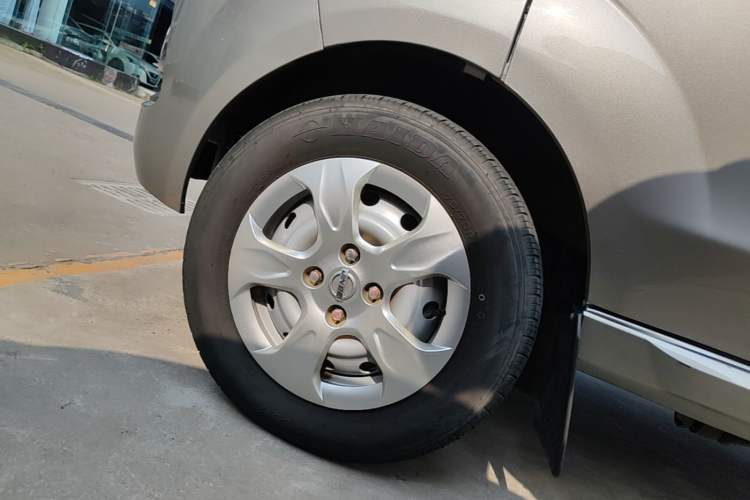 Used Jinbei New Hiace X30L 2021 1.5L Wealth Edition Bus Non-Air-Conditioned China VI Standard SWC15M Left Front Wheel Hub