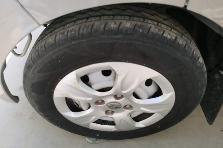 Used Jinbei New Hiace X30L 2021 1.5L Wealth Edition Bus Non-Air-Conditioned China VI Standard SWC15M Left Front Wheel Hub