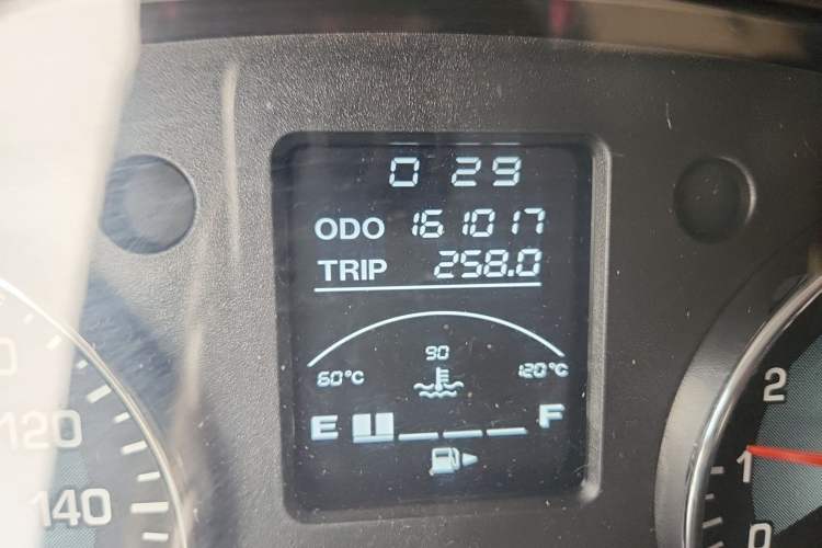 Used Jinbei New Hiace X30L 2021 1.5L Wealth Edition Bus Non-Air-Conditioned China VI Standard SWC15M Odometer Close Up