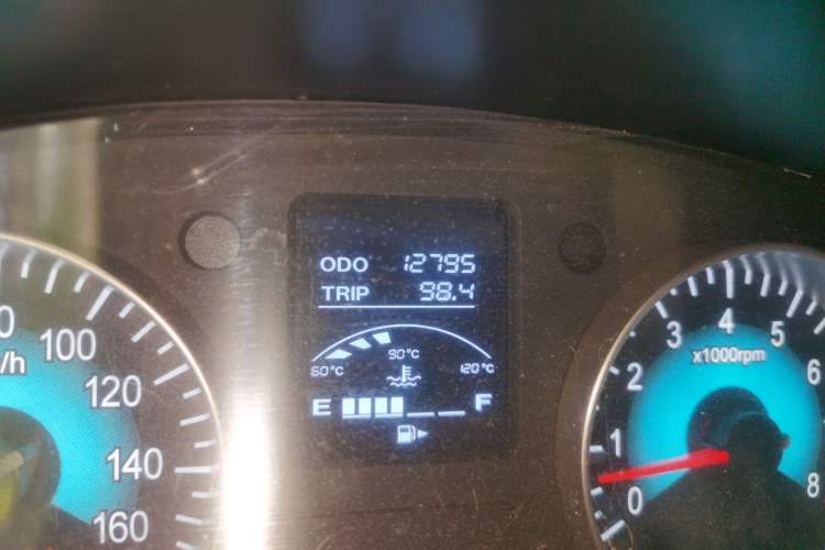 Used Jinbei New Hiace X30L 2021 1.5L Wealth Edition Bus Non-Air-Conditioned China VI Standard SWC15M Odometer Close Up