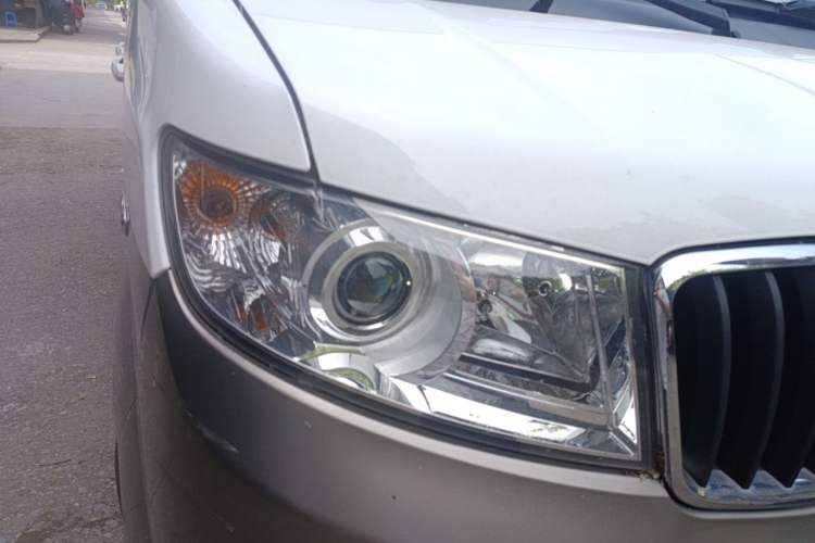 Used Jinbei New Hiace X30L 2021 1.5L Wealth Central Air Conditioning Version Coach China VI Standard SWC15M Right Front Headlight