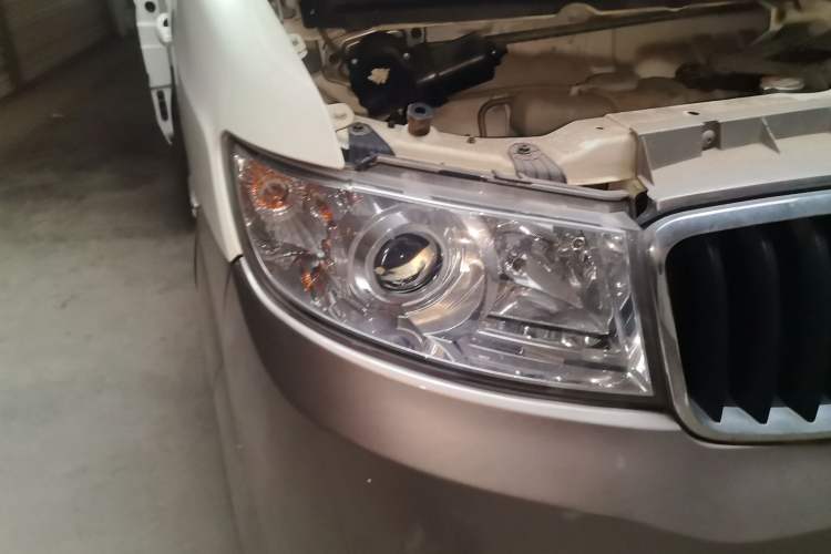 Used Jinbei New Hiace X30L 2021 1.5L Wealth Van Non-Air-Conditioned Version China VI Standard SWC15M Right Front Headlight
