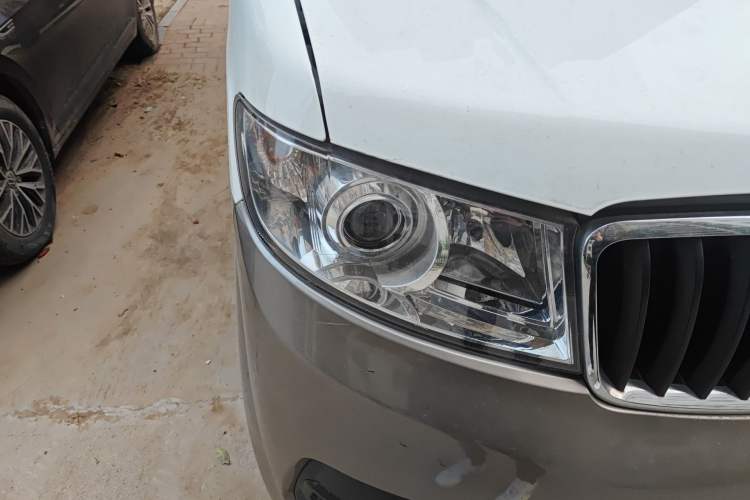 Used Jinbei New Hiace X30L 2021 1.5L Wealth Edition Bus Non-Air-Conditioned China VI Standard SWC15M Right Front Headlight