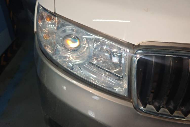 Used Jinbei New Hiace X30L 2021 1.5L Business Van Non-Air-Conditioned Version China VI Standard SWC15M Right Front Headlight