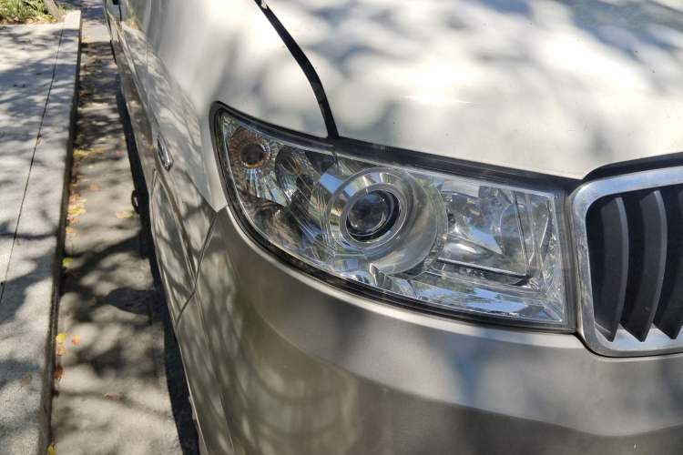 Used Jinbei New Hiace X30L 2021 1.5L Wealth Van Non-Air-Conditioned Version China VI Standard SWC15M Right Front Headlight