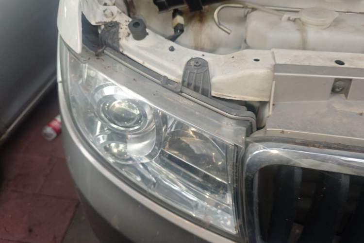 Used Jinbei New Hiace X30L 2021 1.5L Wealth Van Non-Air-Conditioned Version China VI Standard SWC15M Right Front Headlight
