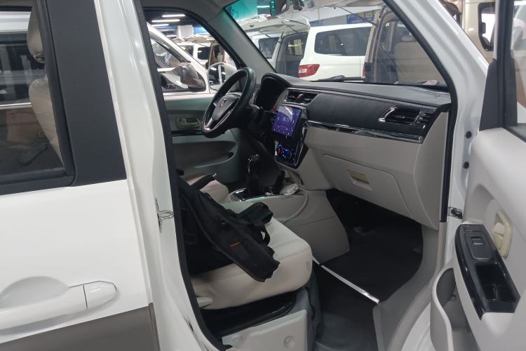 Used Jinbei New Hiace X30L 2021 1.5L Wealth Central Air Conditioning Version Coach China VI Standard SWC15M Right Front Seat